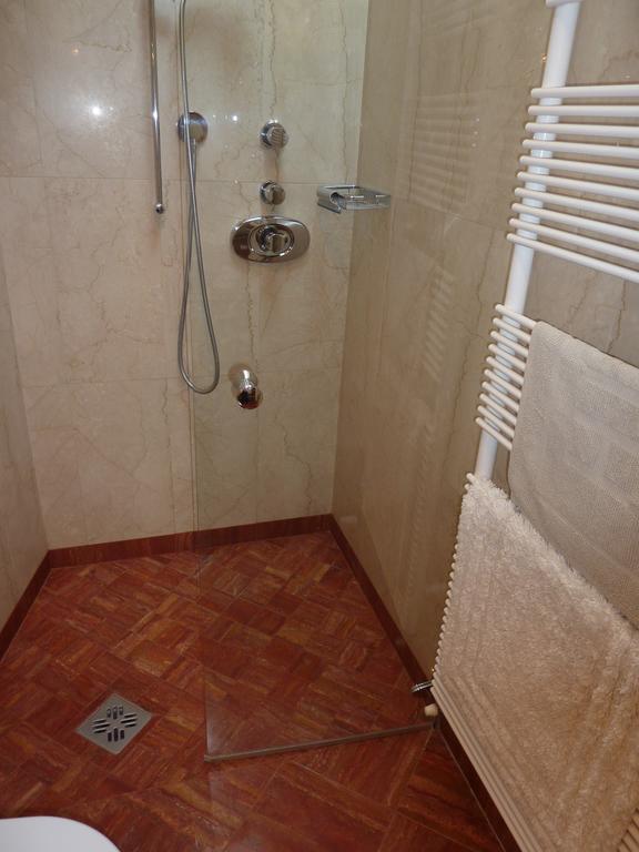 Apartment Leonardo Bolzano Bilik gambar